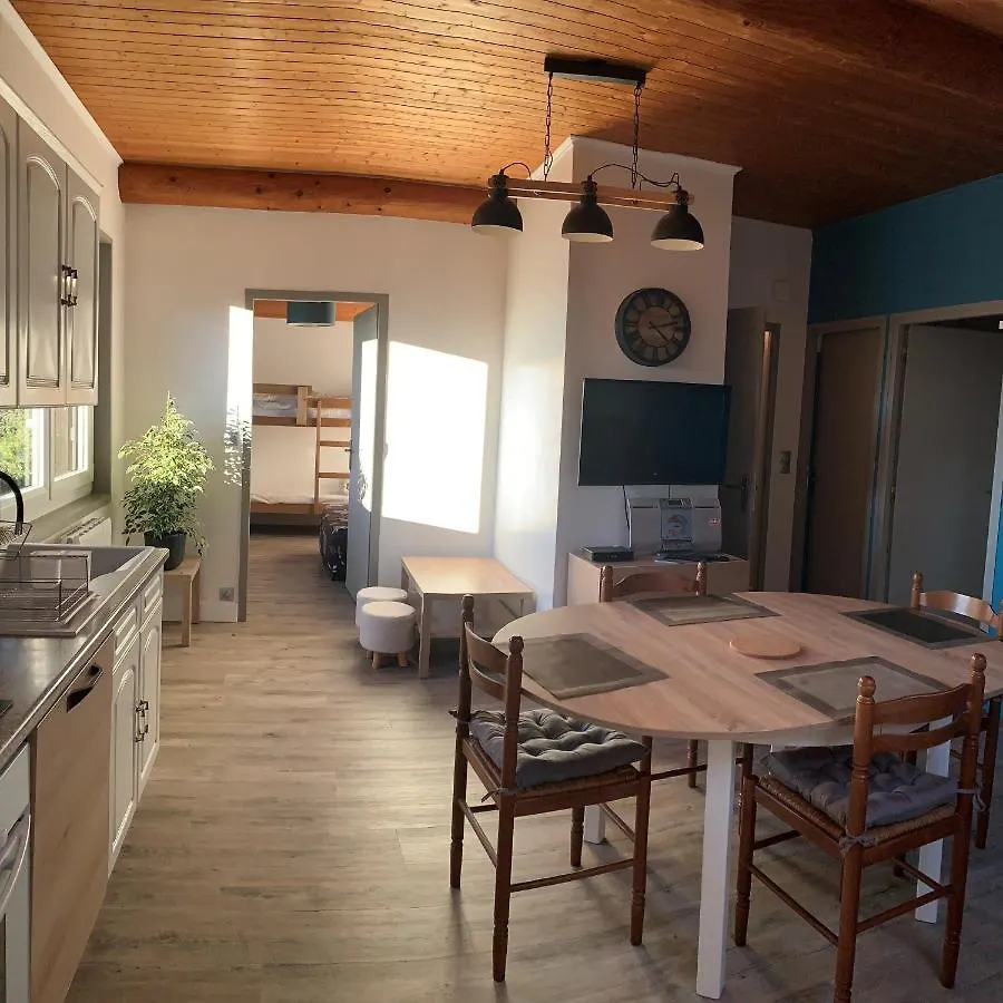 Superbe Appartement Tout Confort Lyaud 0*,